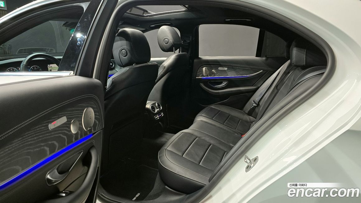 Mercedes-Benz E-Class 2022