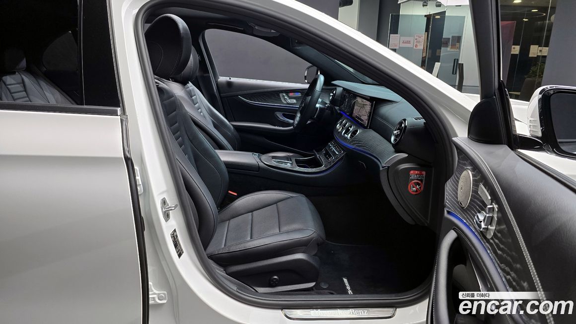 Mercedes-Benz E-Class 2022