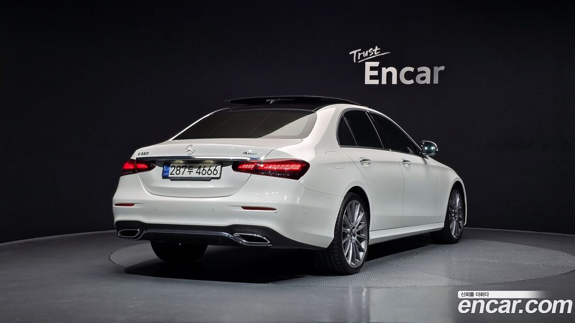 Mercedes-Benz E-Class 2022