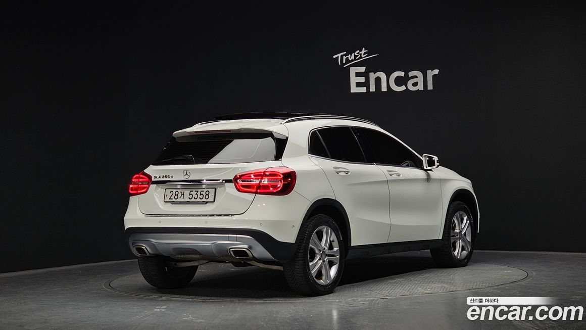 Mercedes-Benz GLA-Class 2017