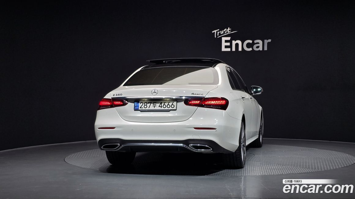 Mercedes-Benz E-Class 2022