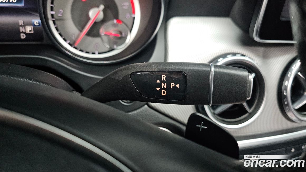 Mercedes-Benz GLA-Class 2017