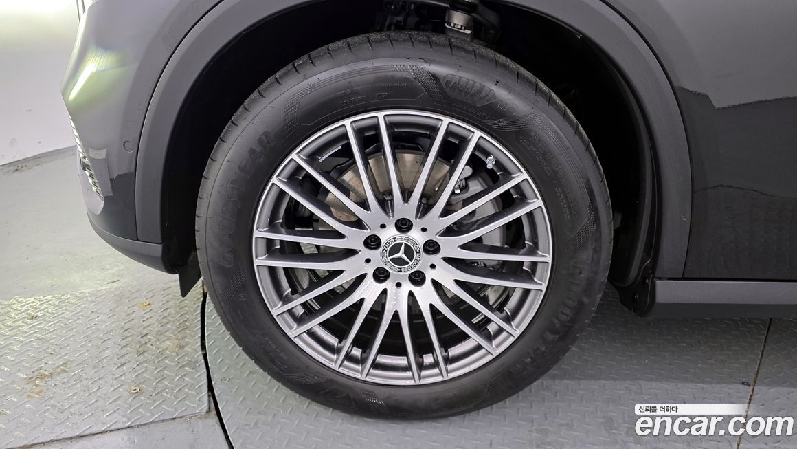 Mercedes-Benz GLC-Class 2026