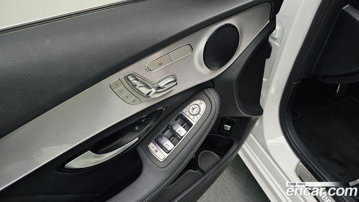 Mercedes-Benz C-Class 2021