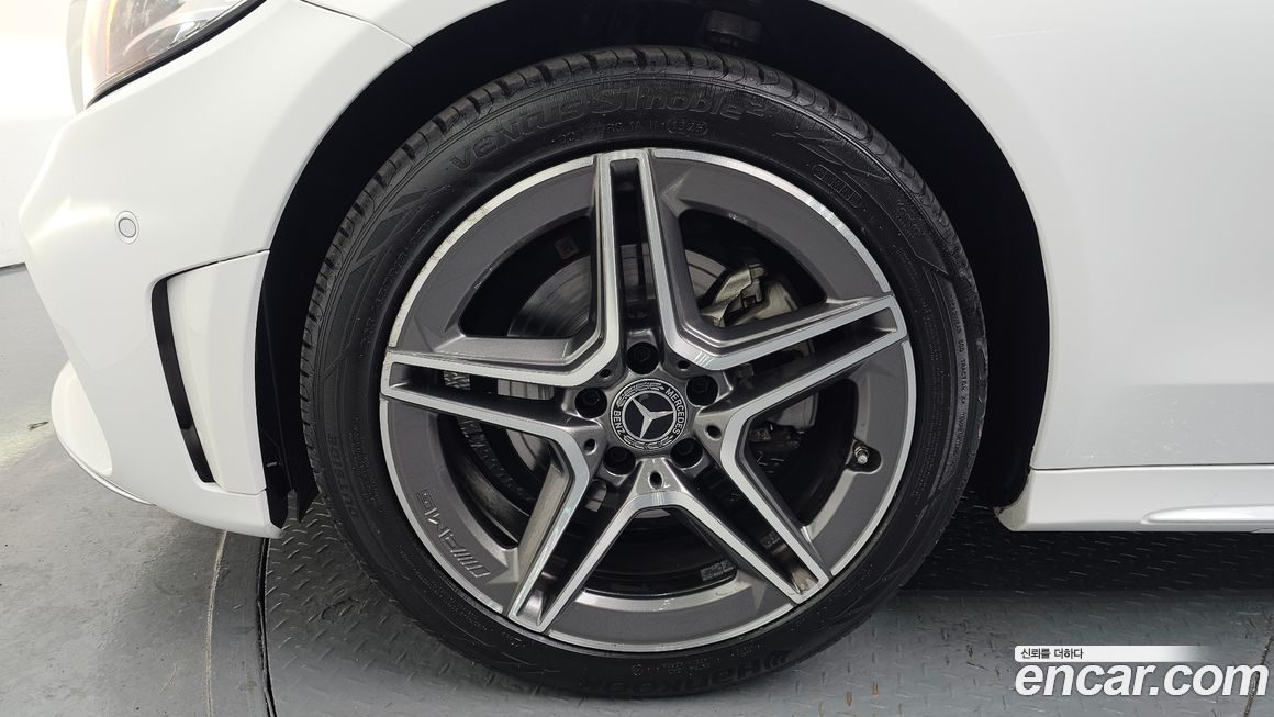 Mercedes-Benz C-Class 2021