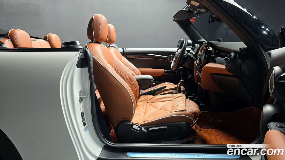 Mini Cooper Convertible 2024