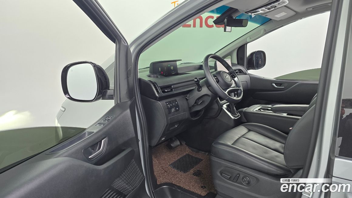 Hyundai Staria 2024