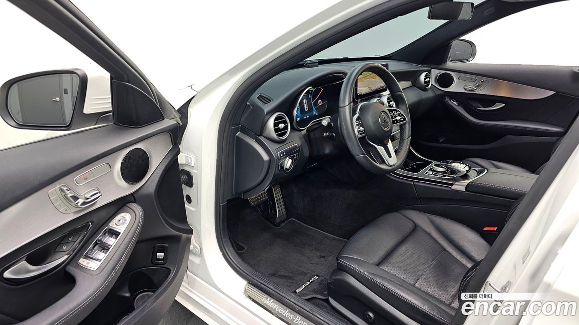 Mercedes-Benz C-Class 2021