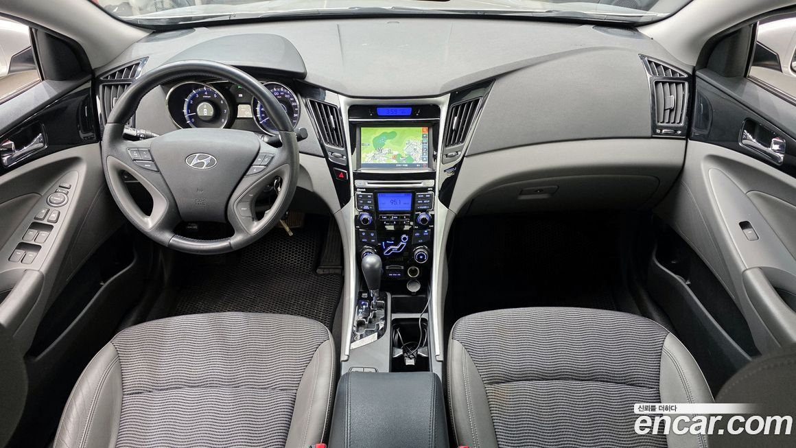 Hyundai Sonata 2010