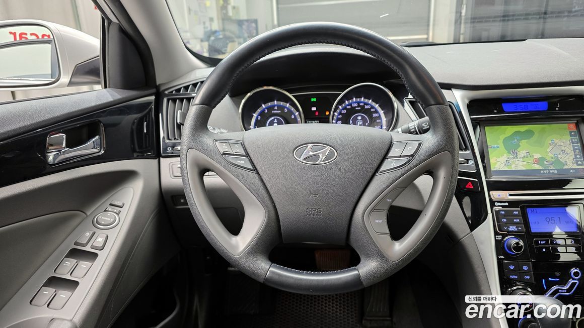 Hyundai Sonata 2010