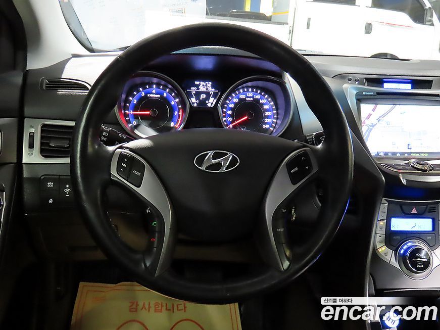 Hyundai AVANTE 2013