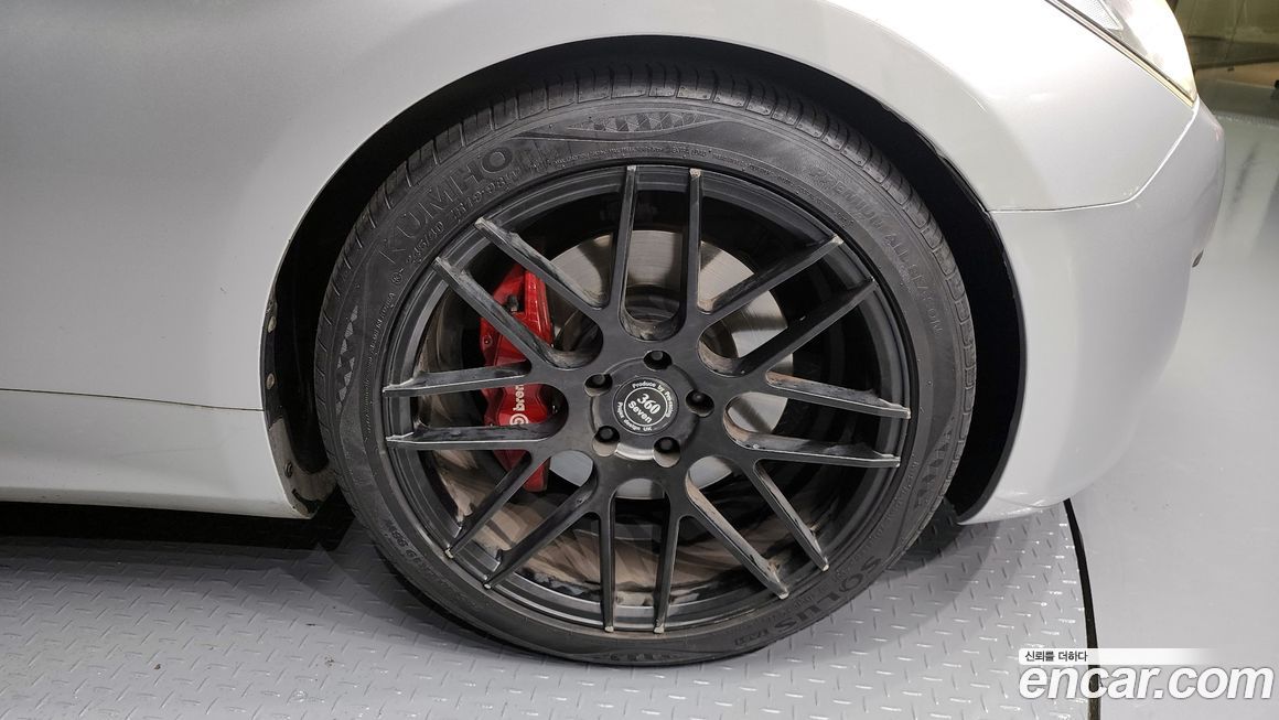 Hyundai Genesis 2011