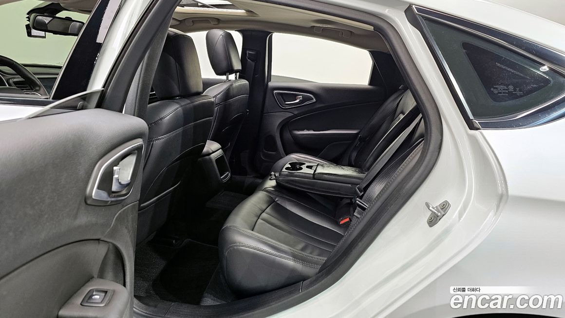 Chrysler 200 2015