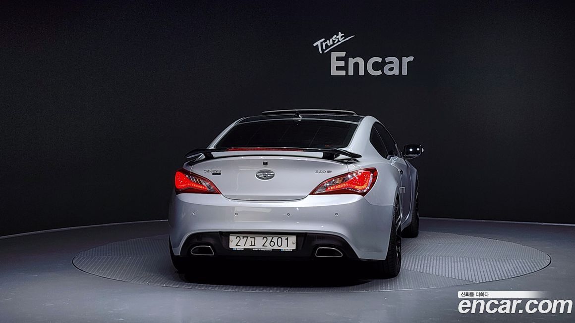 Hyundai Genesis 2011