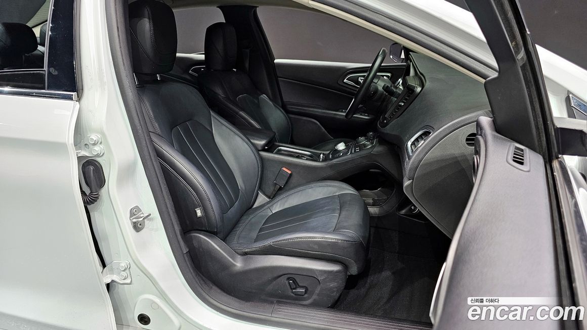 Chrysler 200 2015