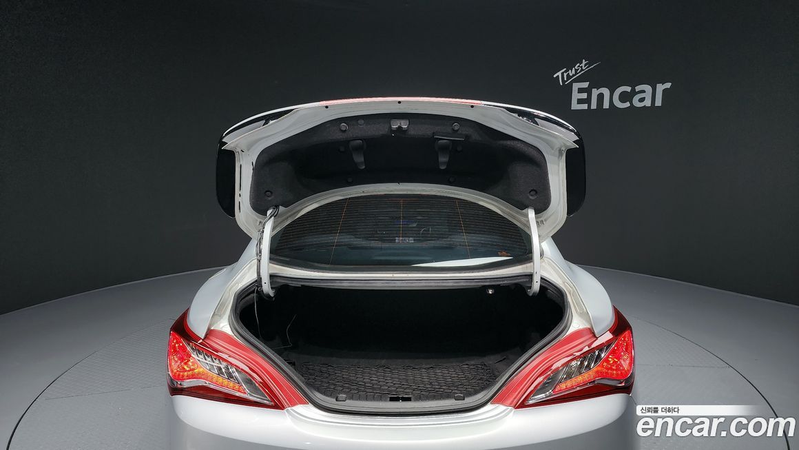 Hyundai Genesis 2011