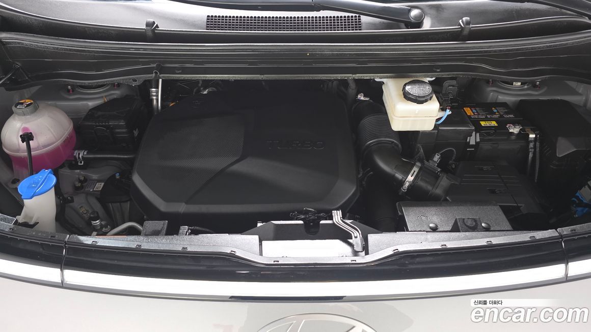 Hyundai Staria 2025