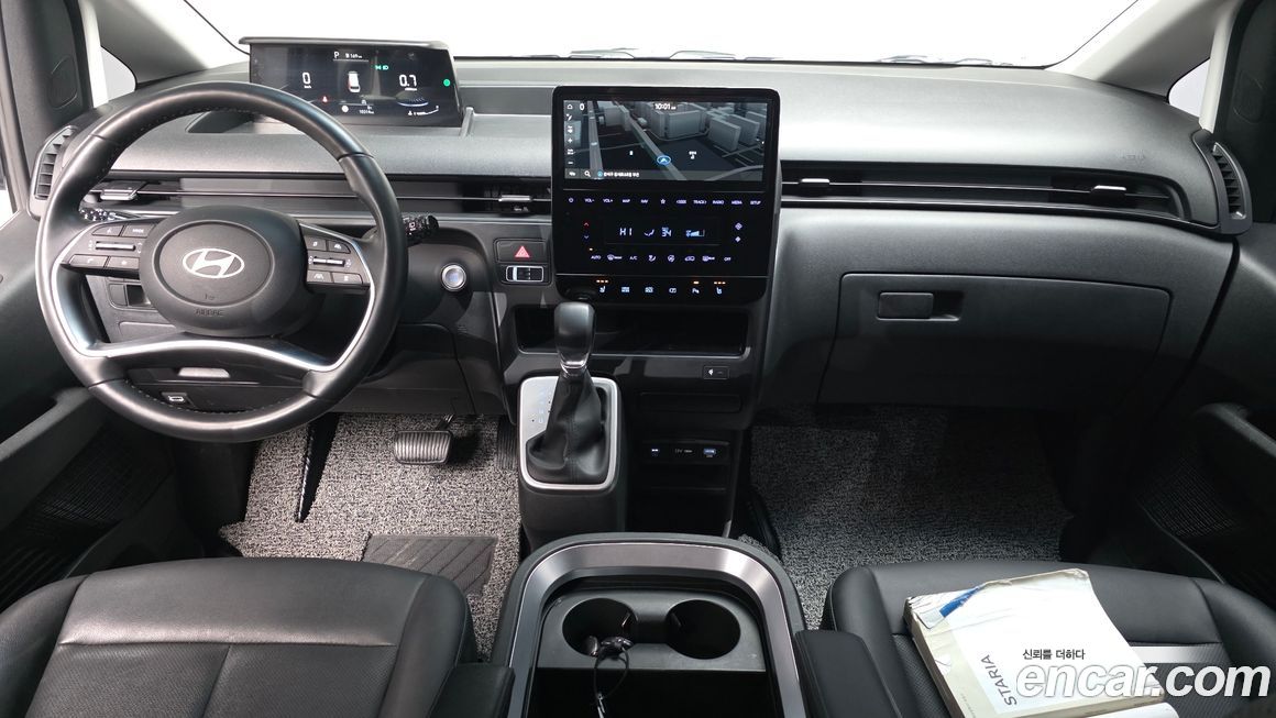 Hyundai Staria 2025