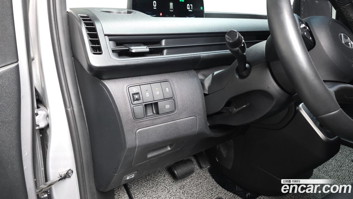 Hyundai Staria 2025