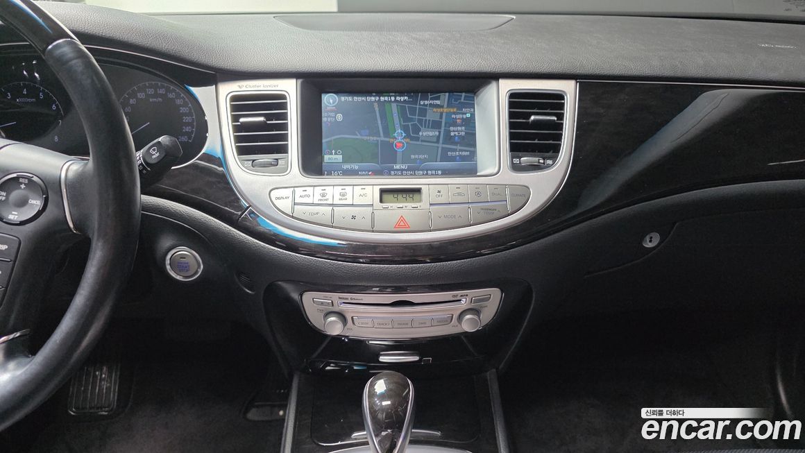 Hyundai Genesis 2013