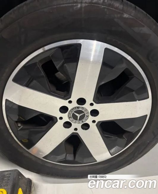 Mercedes-Benz GLB-Class 2020