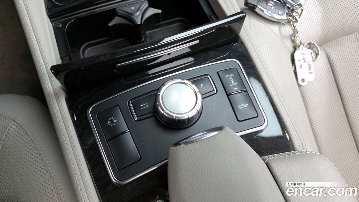 Mercedes-Benz CLS-Class 2012