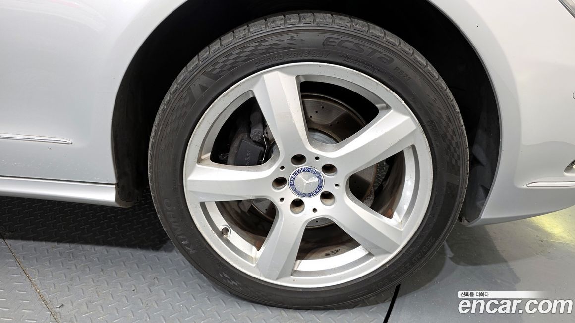 Mercedes-Benz CLS-Class 2012