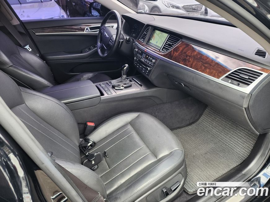 Hyundai Genesis 2016