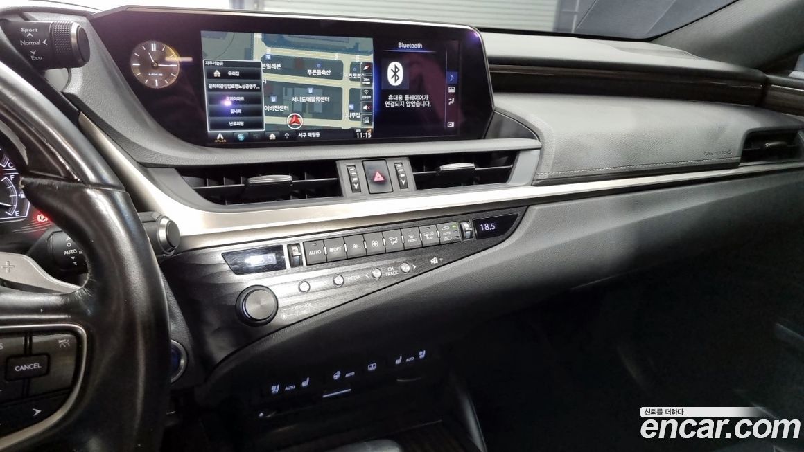 Lexus ES 2019