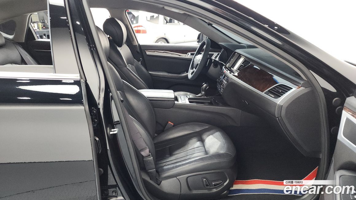 Hyundai Genesis 2015