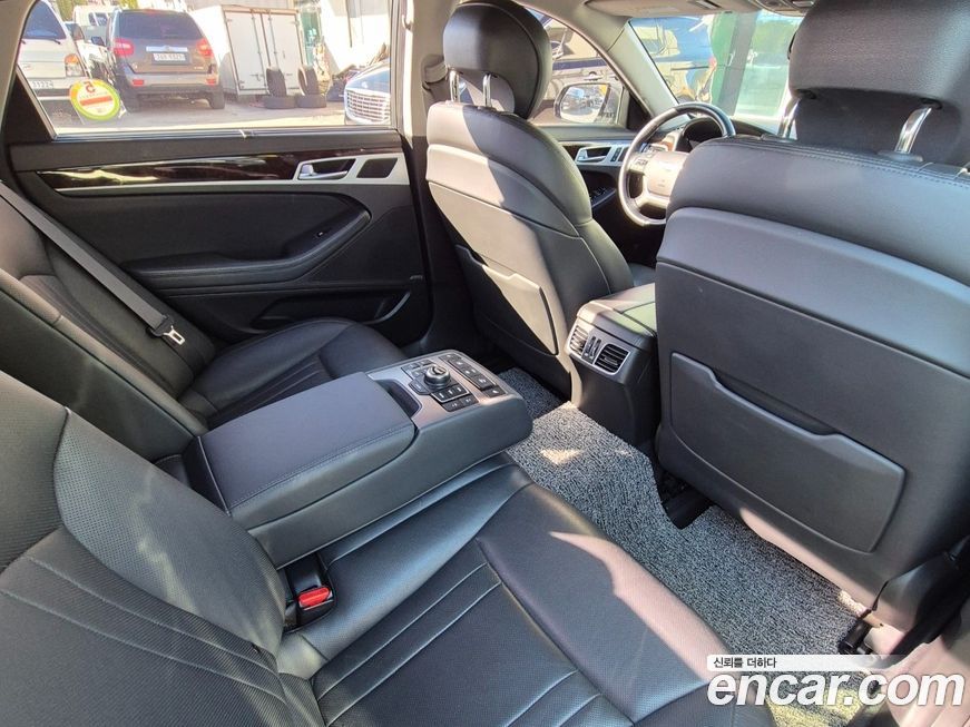 Hyundai Genesis 2015