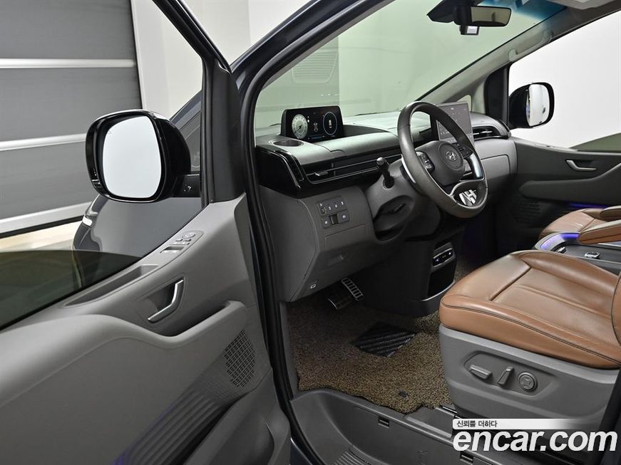 Hyundai Staria 2022