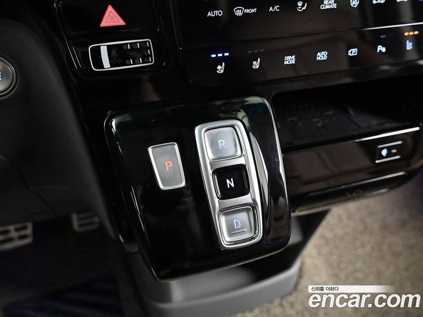 Hyundai Staria 2022