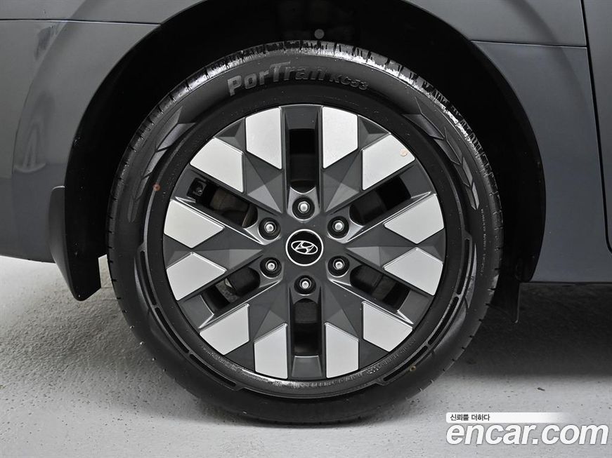 Hyundai Staria 2022