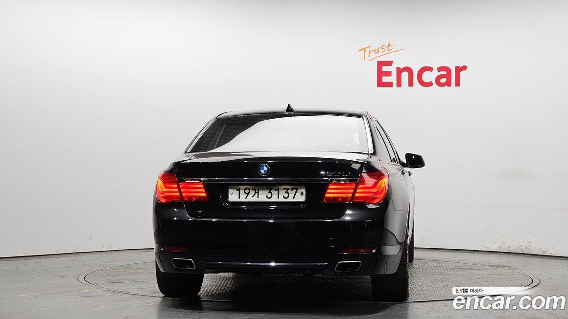 BMW 7-Series 2012