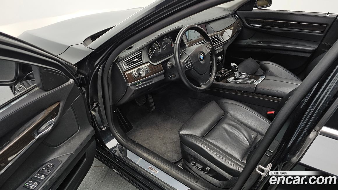 BMW 7-Series 2012