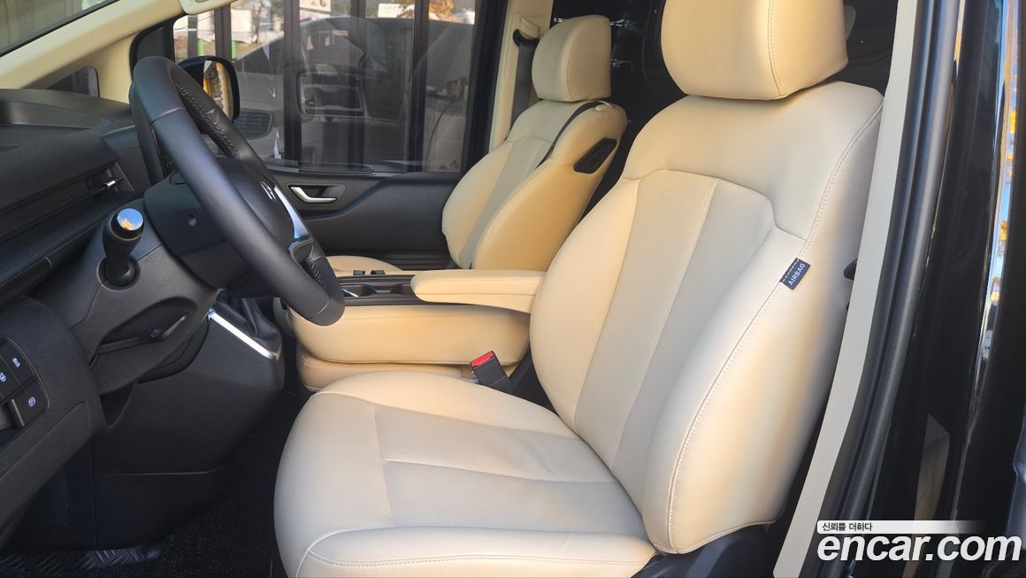 Hyundai Staria 2025