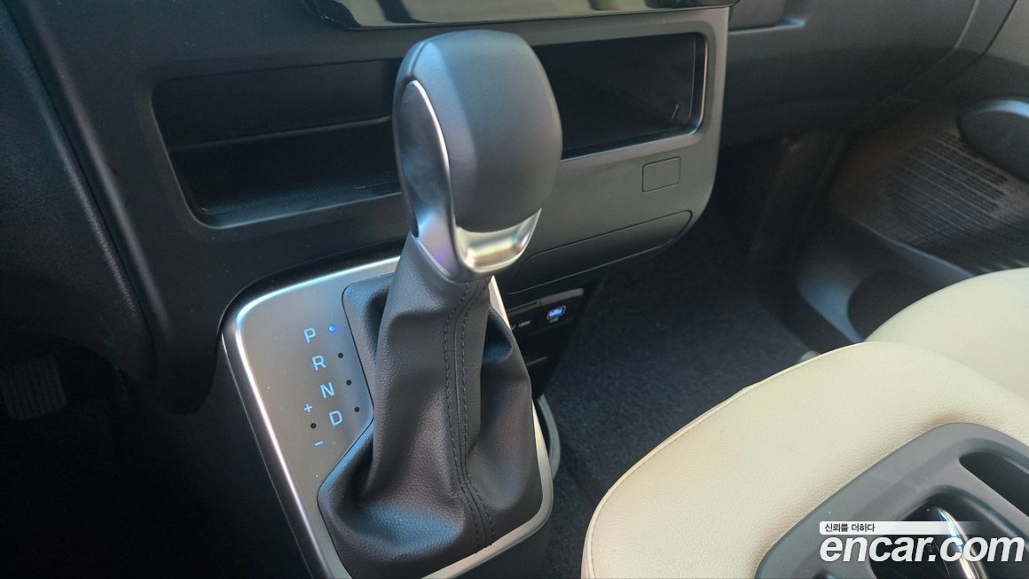 Hyundai Staria 2025