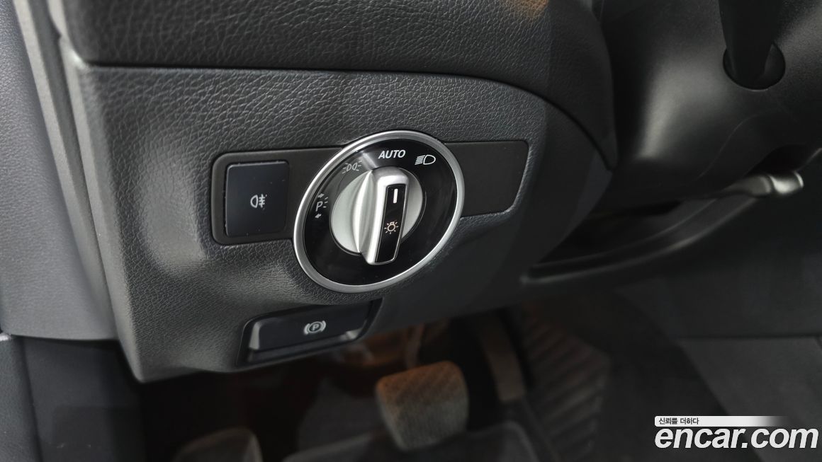 Mercedes-Benz GLA-Class 2015