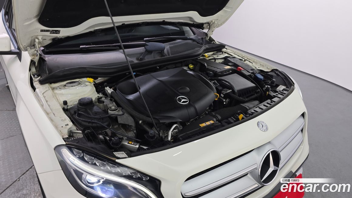 Mercedes-Benz GLA-Class 2015