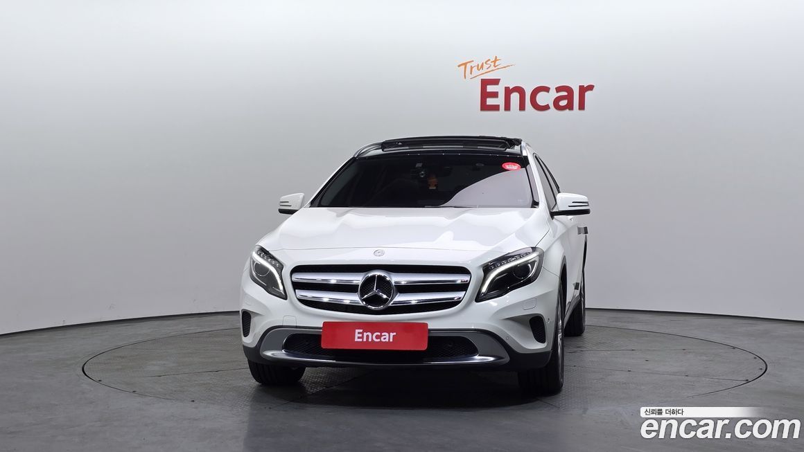 Mercedes-Benz GLA-Class 2015
