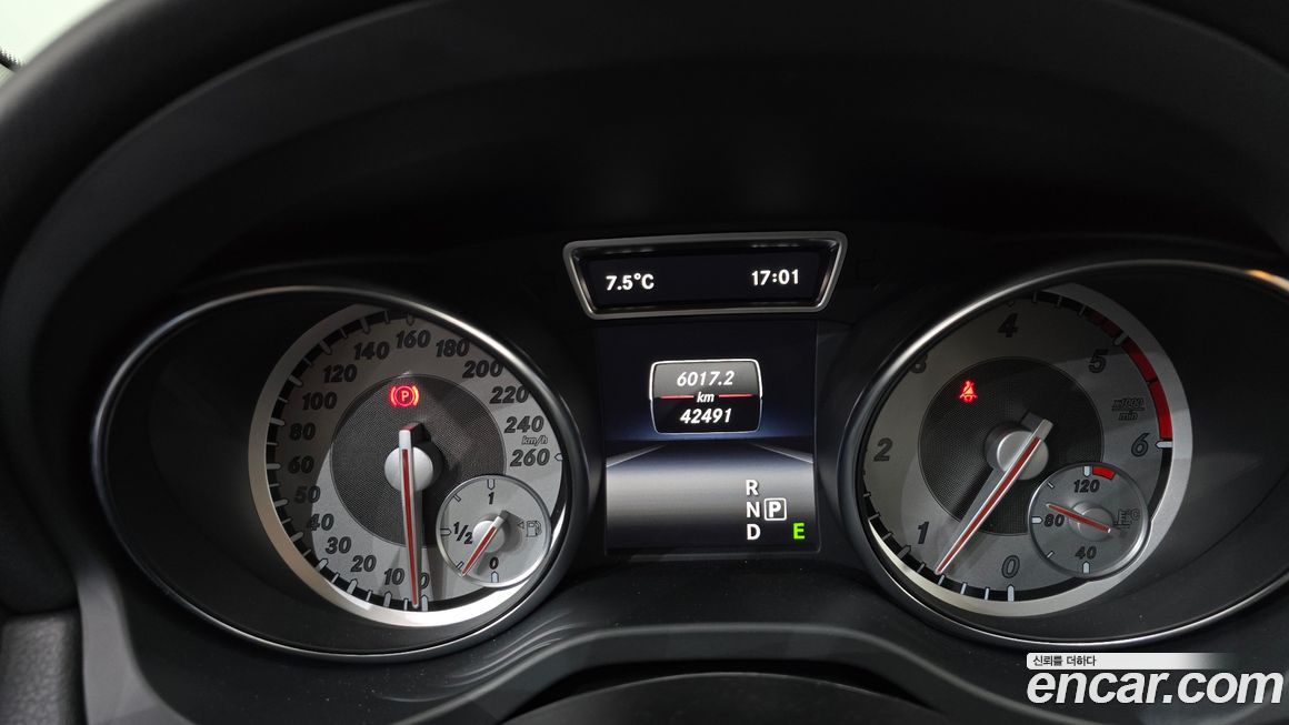 Mercedes-Benz GLA-Class 2015