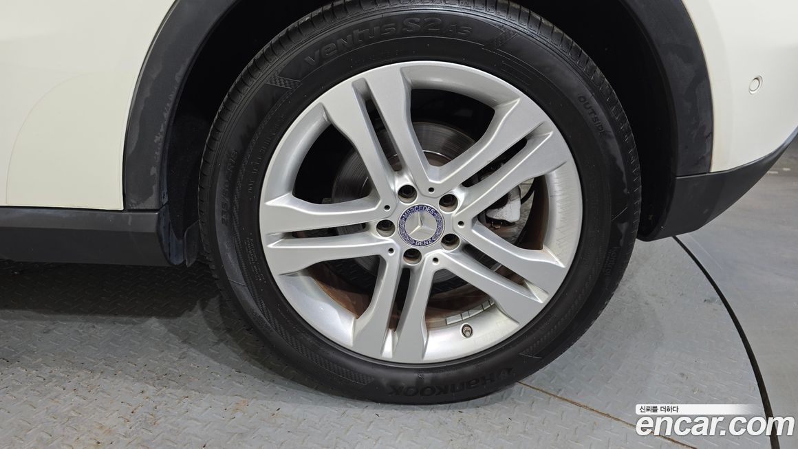 Mercedes-Benz GLA-Class 2015