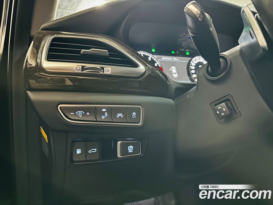 Genesis EQ900 2016