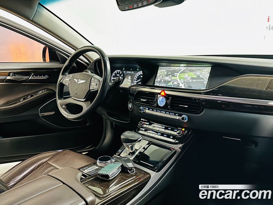 Genesis EQ900 2016