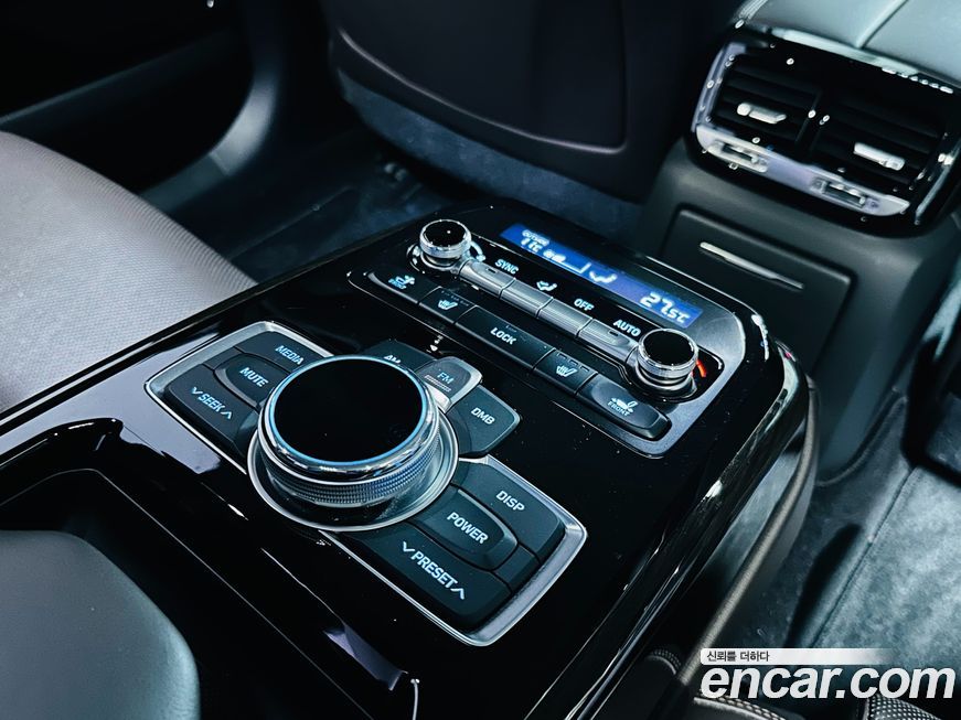 Genesis EQ900 2016