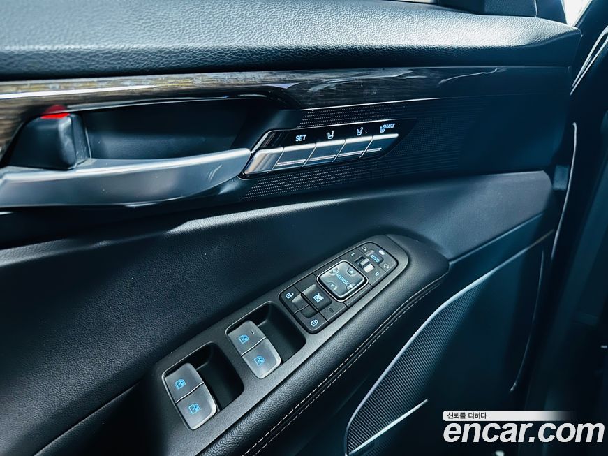 Genesis EQ900 2016