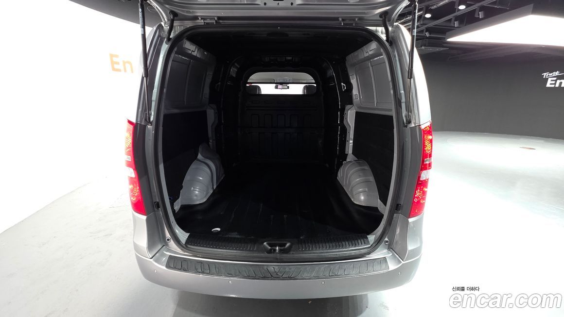Hyundai Starex 2021