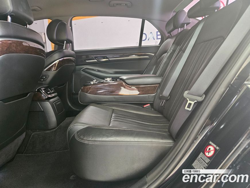 Genesis EQ900 2016
