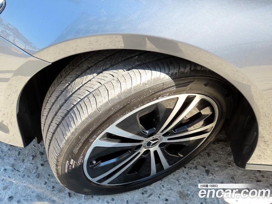 Mercedes-Benz E-Class 2021